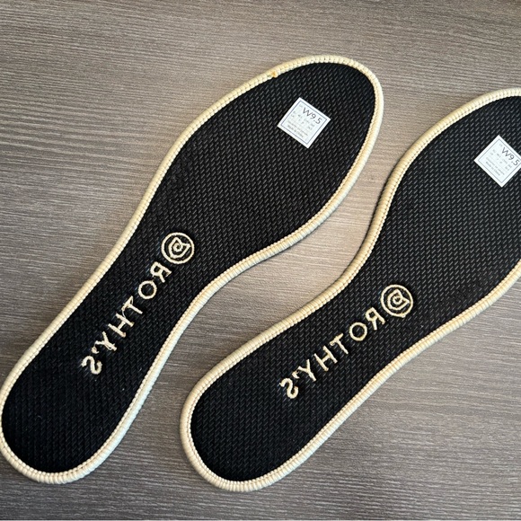 Pristine Rothy's Green Flats - Picture 12 of 12